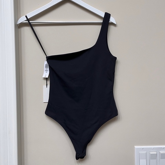 Babaton Contour One-Shoulder Bodysuit - Picture 5 of 10